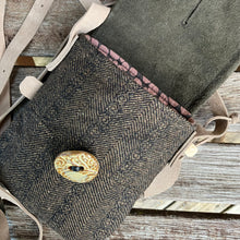 Load image into Gallery viewer, SUEDE &amp; WOOL - Mini Satchel with ceramic button