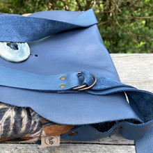 Load image into Gallery viewer, FLORAL &amp; LEATHER  - medium satchel